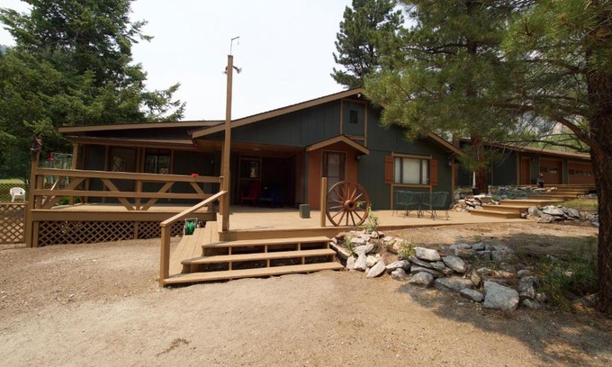 Nathrop House | Aspen Creek - 4 Bedroom With Hot Tub On Chalk Creek Home