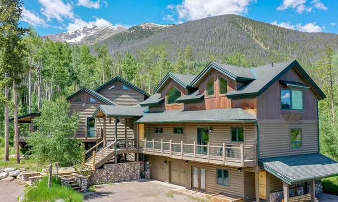 Frisco House | Aspen Hollow Lodge-Basecamp w/Hot Tub + Fire Pit