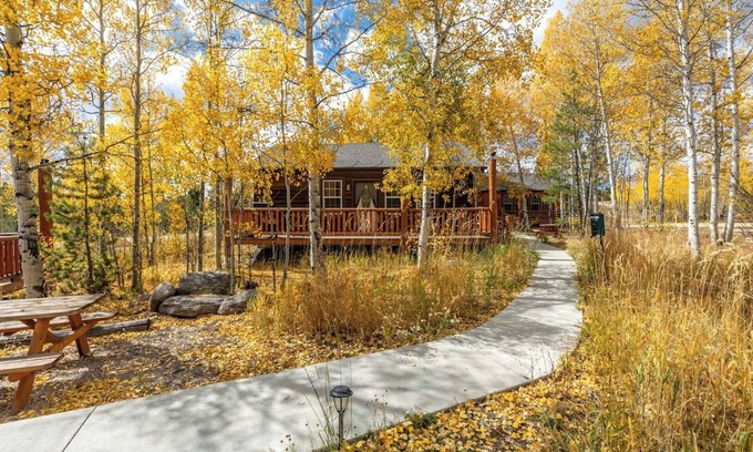 Grand Lake Cabin | Aspen Leaf Lodges is back with 4 newly renovated cabins