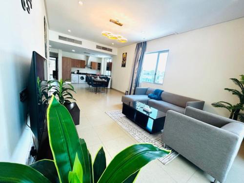 Juffair Hotel | Aspire Tower # Tropical Getaway