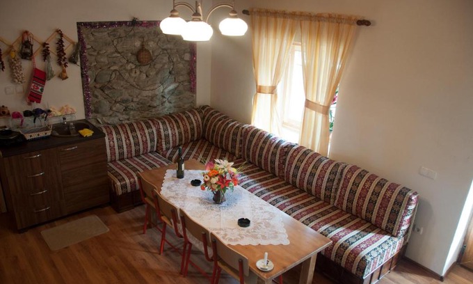 Tropoje House | Aste Guesthouse