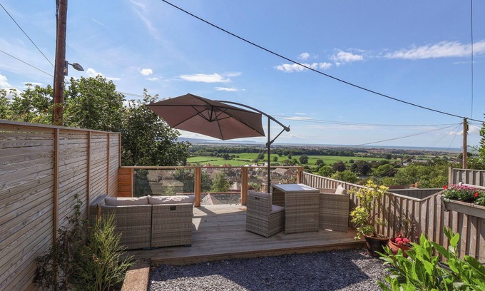 Dyserth Cottage | ASTER COTTAGE, pet friendly, with a garden in Dyserth