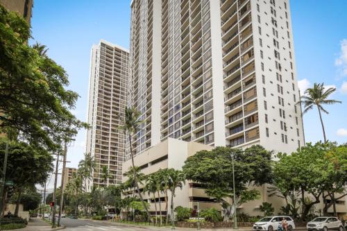 Waikiki Apartment | Aston at the Waikiki Banyan