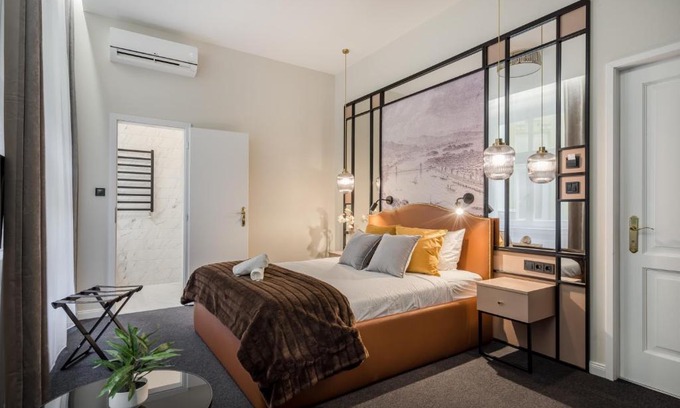 Inner City Budapest Hotel | Astoria Boutique Suites- Best Location by BQA