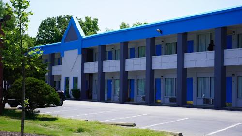 Danville Hotel | Astoria Hotel North