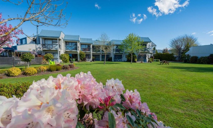 Te Anau Hotel | ASURE Explorer Motel & Apartments