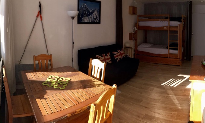 Bagneres-de-Bigorre Apartment | At 1850 M'ALTITUDE at the foot of the slopes and close to all amenities