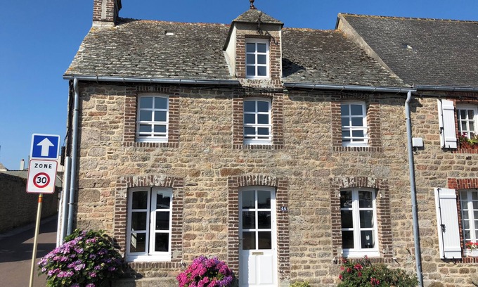 Barfleur House | At 44 Quai Henri Chardon