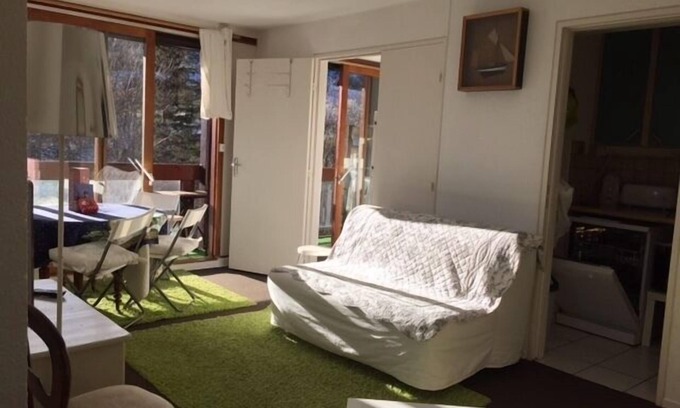 Le Corbier Apartment | At 5 floors of the slopes ! Apt 6/7 Pers Comfort 47m2 + 12 m2 balcony with runway view