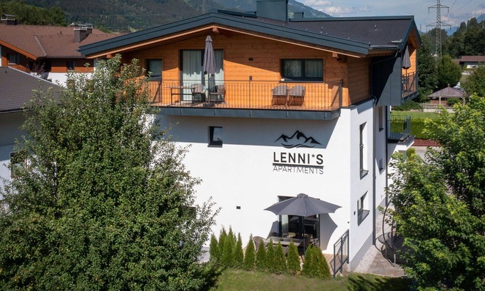 Bruck an der Grossglocknerstrasse Apartment | Nice apartment for 4 guests with WIFI, TV, terrace, pets allowed, panoramic view and parking