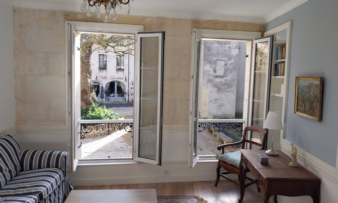 Bergerac House | At Home in Bergerac - 40 metres from The Riverside