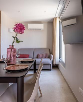 Clermont Ferrand City Centre Apartment | At home in Clermont, Place de Jaude