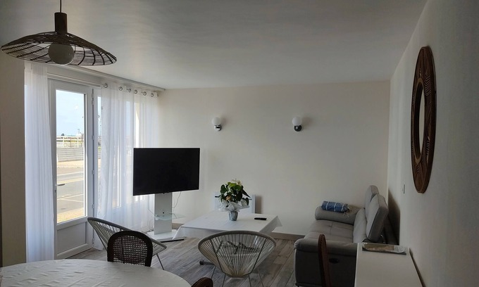 Le Treport Apartment | At rest for swimmers *