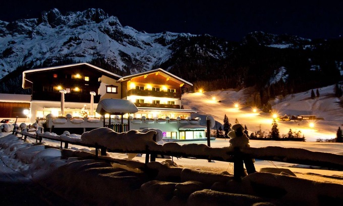 Sankt Martin am Tennengebirge Apartment | Hotelstudio Fritzerkogel, bath, WC, balcony - Alpengasthof Lämmerhof