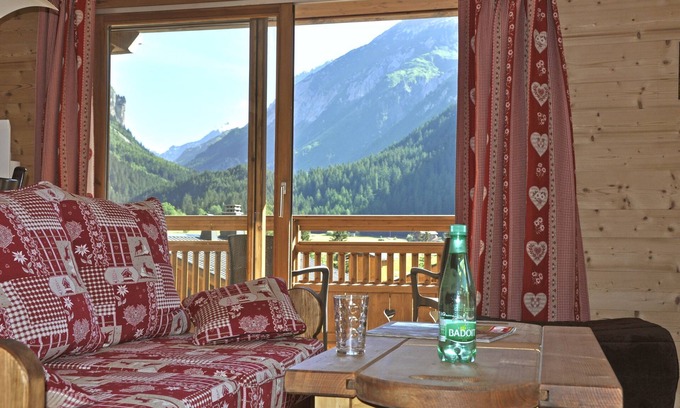 Pralognan-la-Vanoise Apartment | AT THE FOOT OF SLOPES: comfortable Flat in a new built chalet in 2011