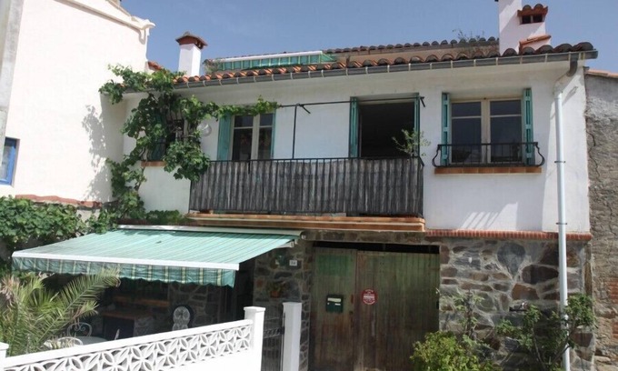 Sorede House | At the foot of the Pyrenees and close to the sea