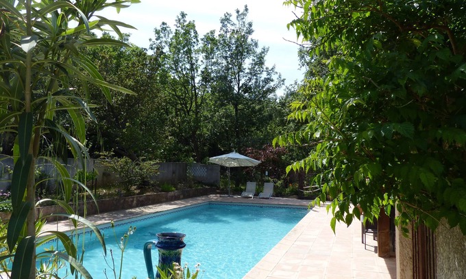Saint-Laurent-des-Arbres Villa | At the edge of Provence, on raised ground. Wellness and quiet assured