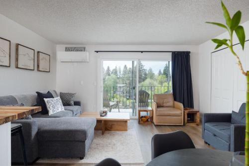 Bend House | At the River - Beautiful Stay Amazing River View