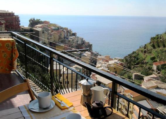 Manarola Apartment | AT YOURS...MANAROLA 5 TERRE(SEA VIEW)