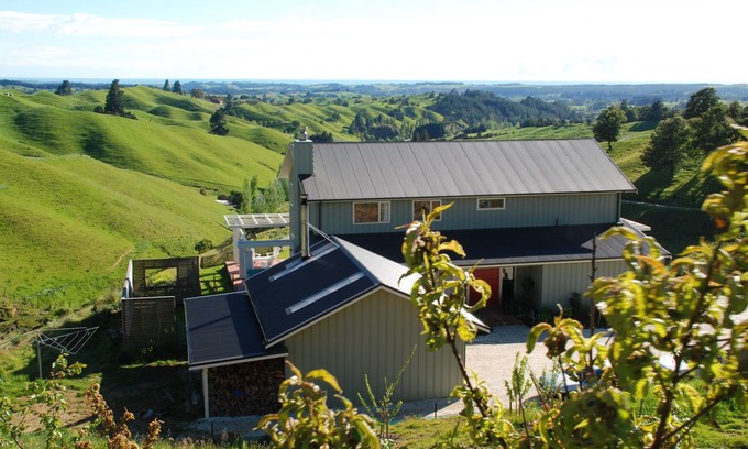 Upper Moutere House | ATATU - MOUTERE FARM RETREAT
