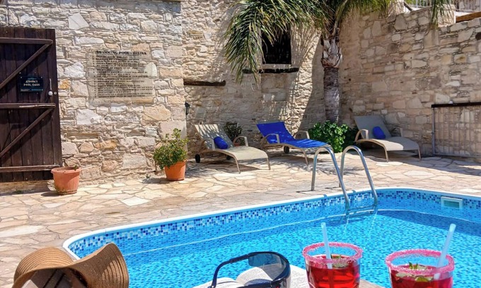 Skarinou Apartment | Athena's Pool Oasis