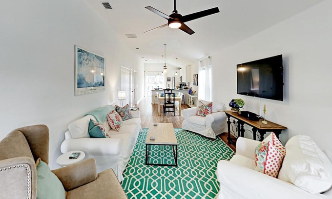 Butler Beach House | Athenas Cottage