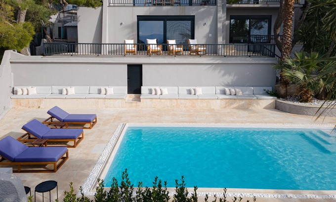 Saronida Villa | Athenian Black Villa