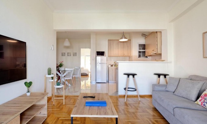 Kinosargous Apartment | Athens Heartbeat
