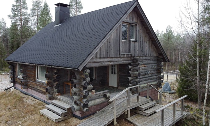 Ranua Cabin | Athmospheric, large cottage on the shore of our own pond! Peaceful location