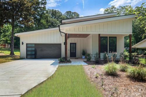 Atlanta House | Atlanta Luxury Getaway, 15 min from arenas and midtown