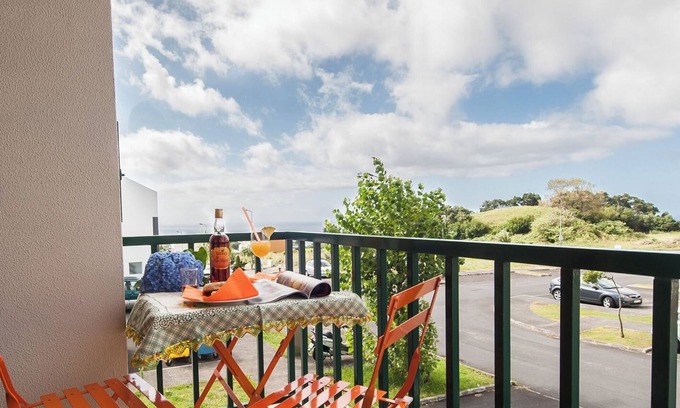 Ponta Delgada Apartment | Atlantic`s Gateway Local Lodge