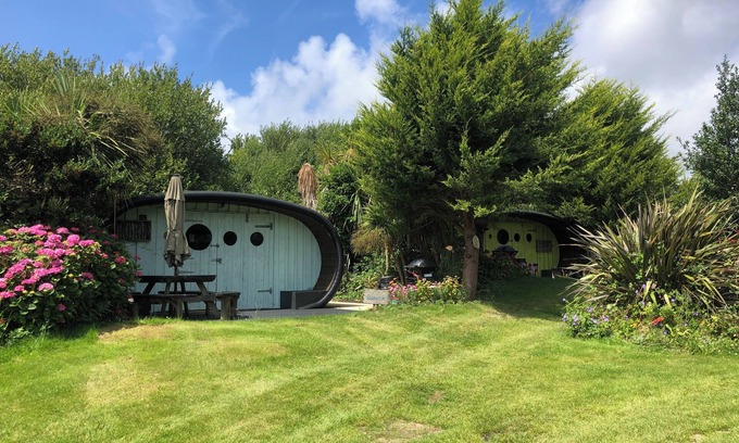 Bude RV Rental | Atlantic Surf Pods - Campsite