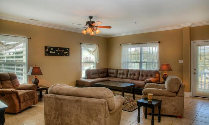 Ocean Drive House | Atlantic Tarheel 2, Blocks from Beach and Main St, Game Room and Shared Pool