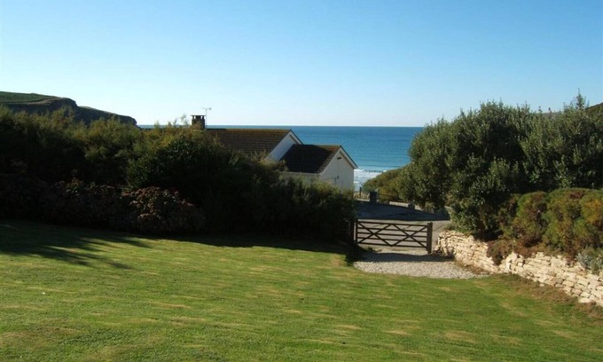 Trenance Cottage | Atlantic View, Mawgan Porth with sea views