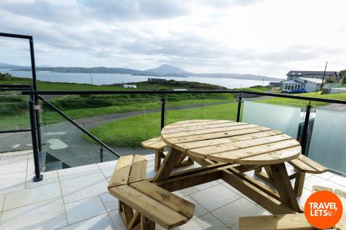 Downings House | Atlantic View Retreat