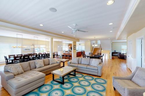 Sandbridge House | Atlantic Villa Fran-to-Sea