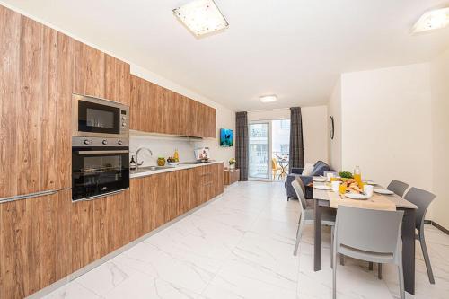 Marsalforn Apartment | Atlantis Holiday Suites