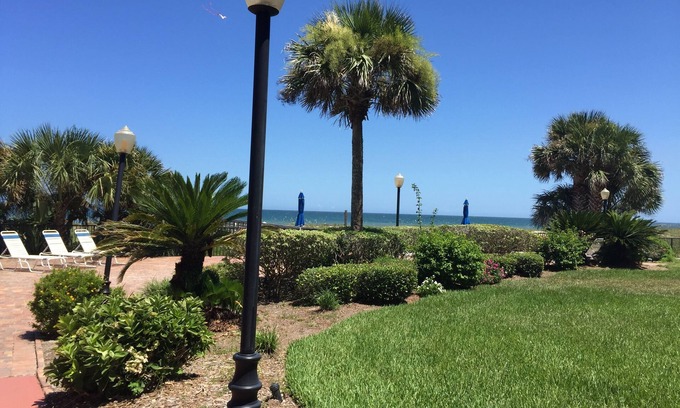 Fernandina Beach Condo | Atlantis on Amelia Oceanfront Condo with Private First Floor Patio