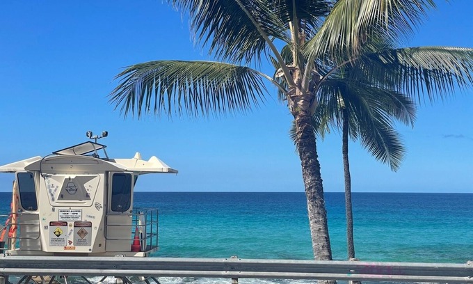 Kahaluu Bay Condo | Atomic Tiki | the Ultimate Magic Sands Getaway!