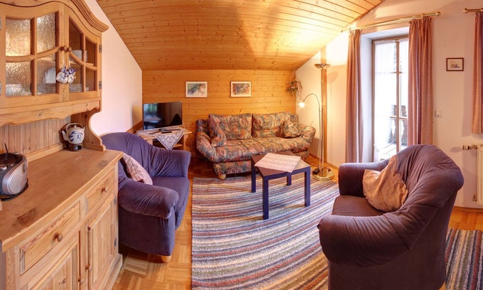 Inzell Apartment | Attic apartment Falkensee up to 4 persons, 60 sqm, 2 bedrooms, balcony, TV