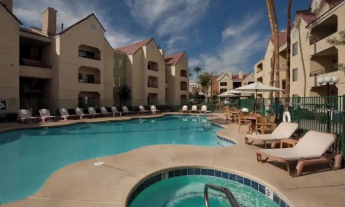 Las Vegas Apartment | Attractive 1BD/1BA - Pool + Kitchen