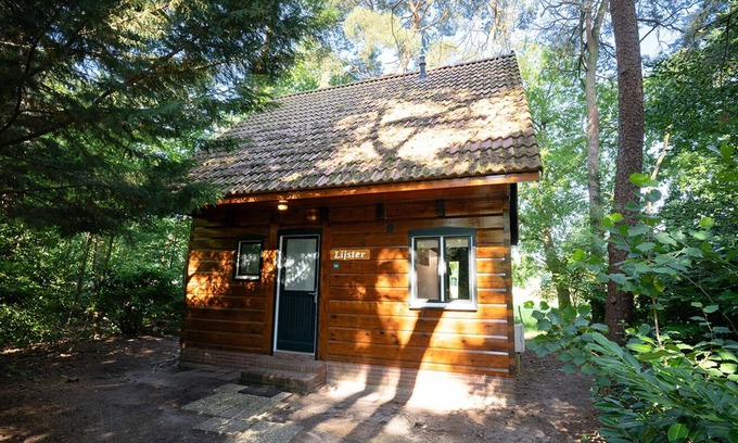 Municipality of Soest House | Attractive and fully equipped log home located on pasture land