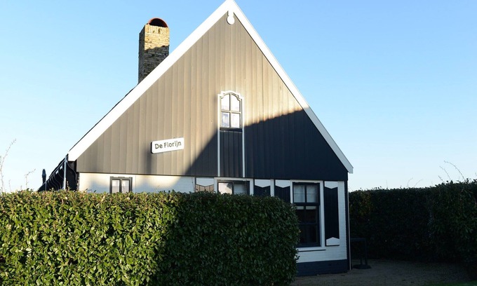Oosterend House | Attractive Home in Frisian