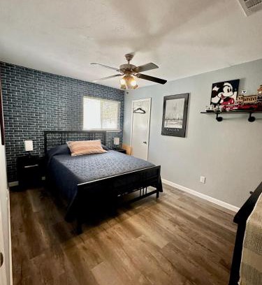 Milwood House | ATX North- Private room and Bathroom in Quiet Neighborhood