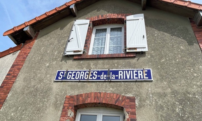 St-Georges-de-la-Riviere House | Atypical vacation in a small Cotentin railway station