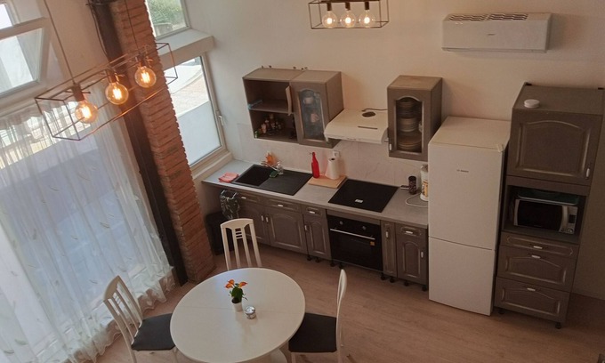 Graulhet Apartment | Atypical air-conditioned apartment, 4 to 6 p. Tarn, Albi,Gaillac,Cordes
