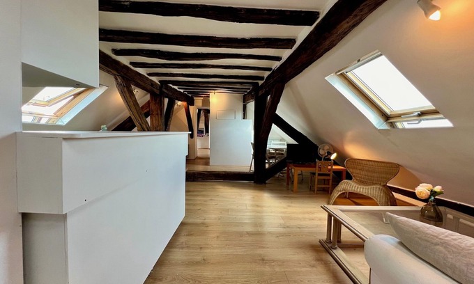 Saint-Merri Apartment | ATYPICAL AND CHARMING MARSH LOFT STUDIO FOR 2 PEOPLE