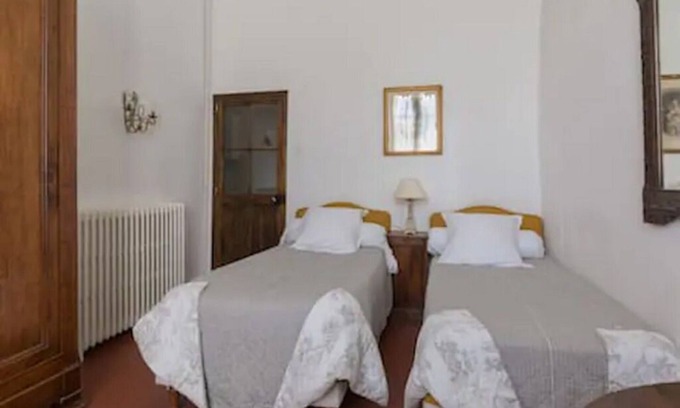 Villeneuve-les-Avignon House | Atypical gite in convent 4 pers. garden