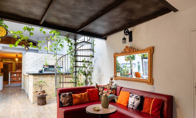 Prefecture Apartment | ----Atypical location--- low season rate 32 € per night minimum 30 days