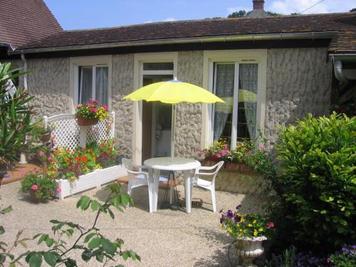 Arromanches-les-Bains House | Au Bon Gite - Studio